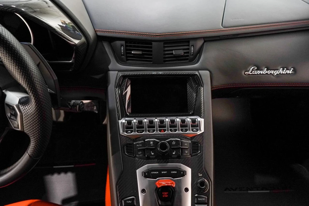 2015 Lamborghini Aventador LP700-4 - Image 11 of 21