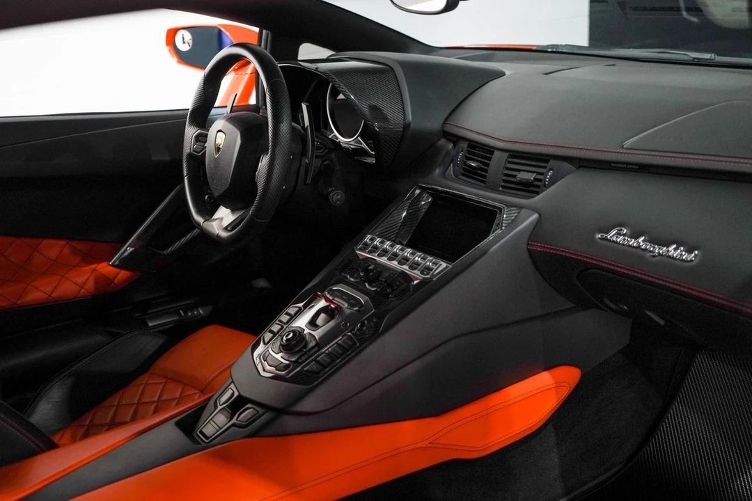 2015 Lamborghini Aventador LP700-4 - Image 18 of 21