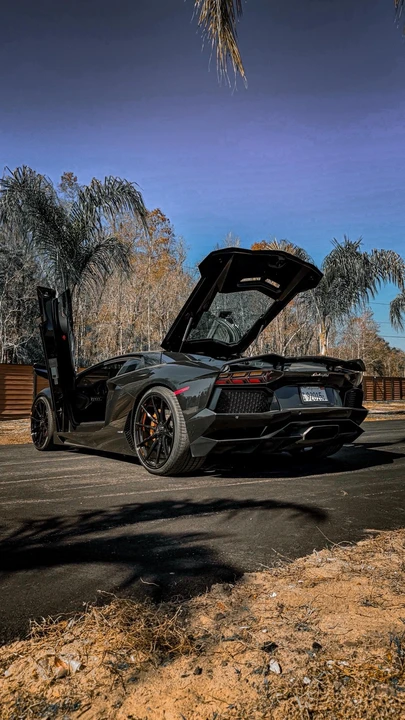 2015 Lamborghini Aventador - Image 10 of 12