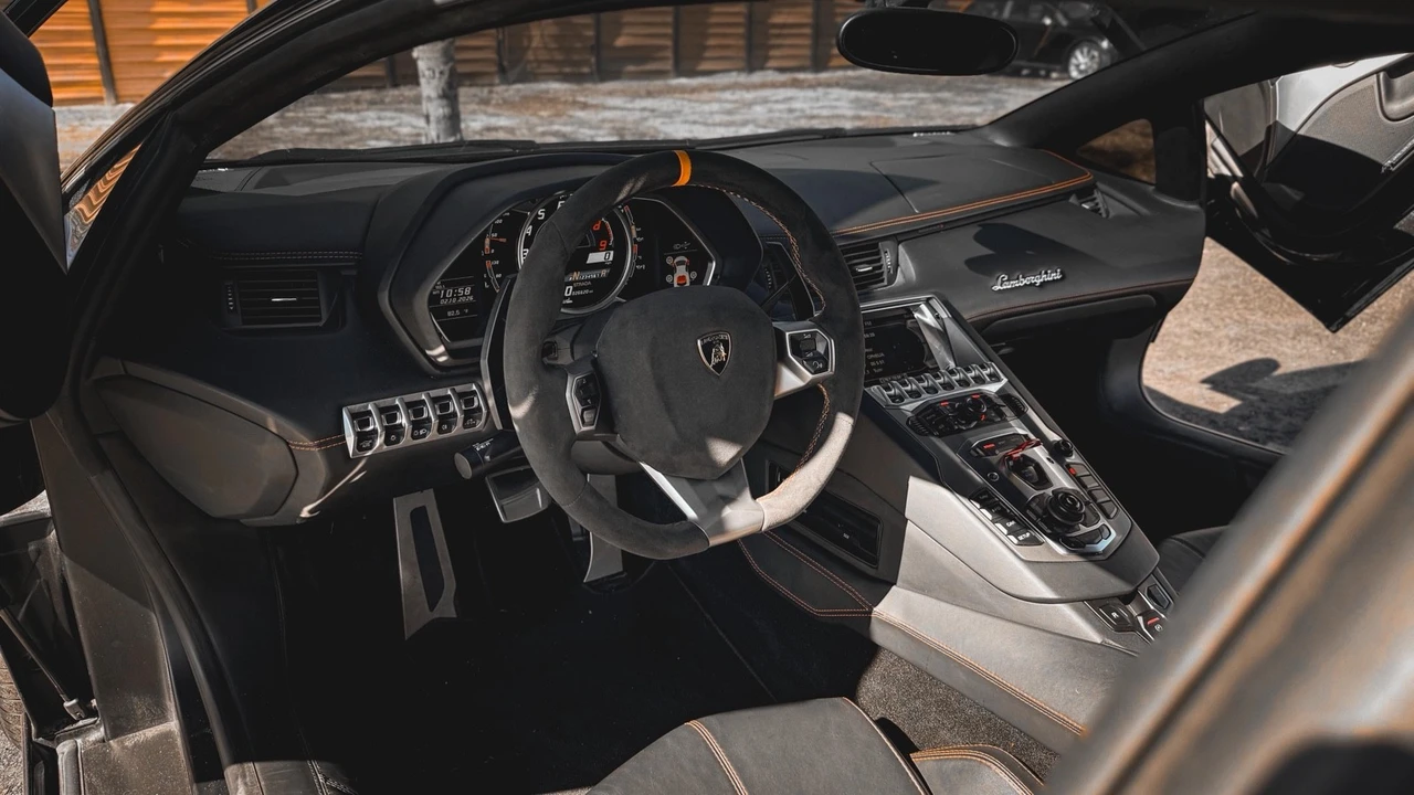 2015 Lamborghini Aventador - Image 12 of 12