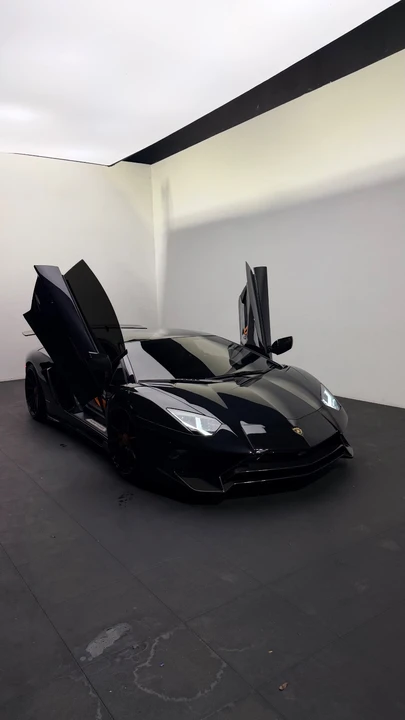 2015 Lamborghini Aventador LP700-4 - Image 18 of 28