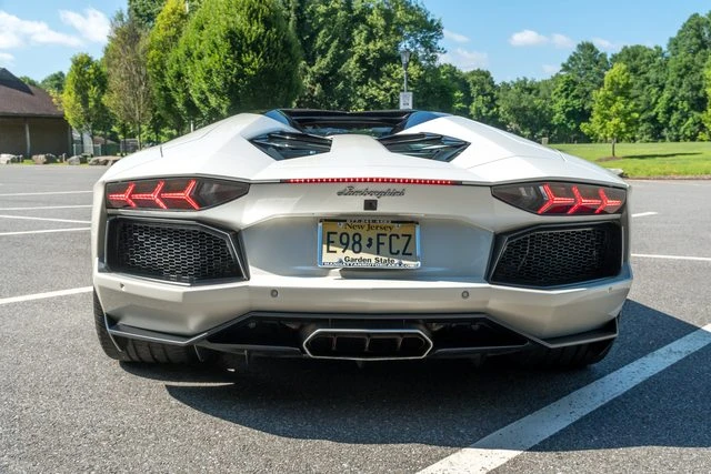 2015 Lamborghini Aventador LP700-4 - Image 8 of 31