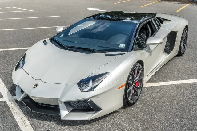 2015 Lamborghini Aventador LP700-4 - Image 18 of 31