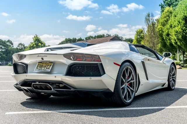 2015 Lamborghini Aventador LP700-4 - Image 12 of 31