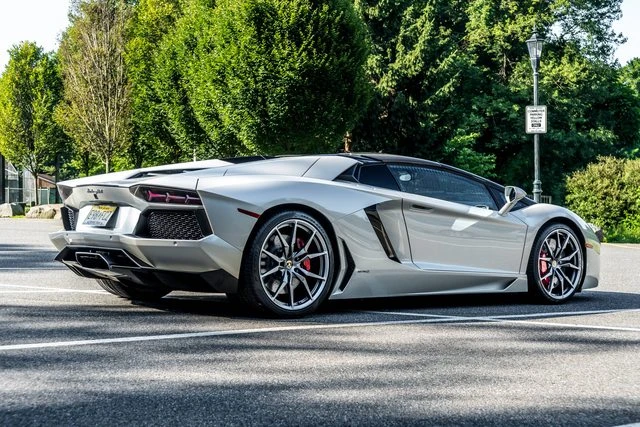 2015 Lamborghini Aventador LP700-4 - Image 4 of 31