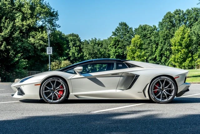 2015 Lamborghini Aventador LP700-4 - Image 6 of 31