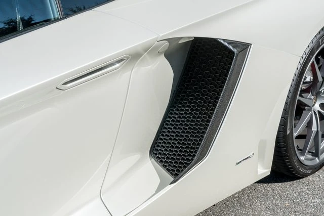 2015 Lamborghini Aventador LP700-4 - Image 25 of 31