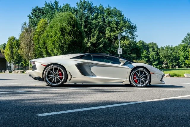 2015 Lamborghini Aventador LP700-4 - Image 2 of 31