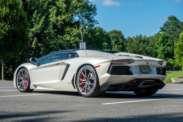 2015 Lamborghini Aventador LP700-4 - Image 11 of 31