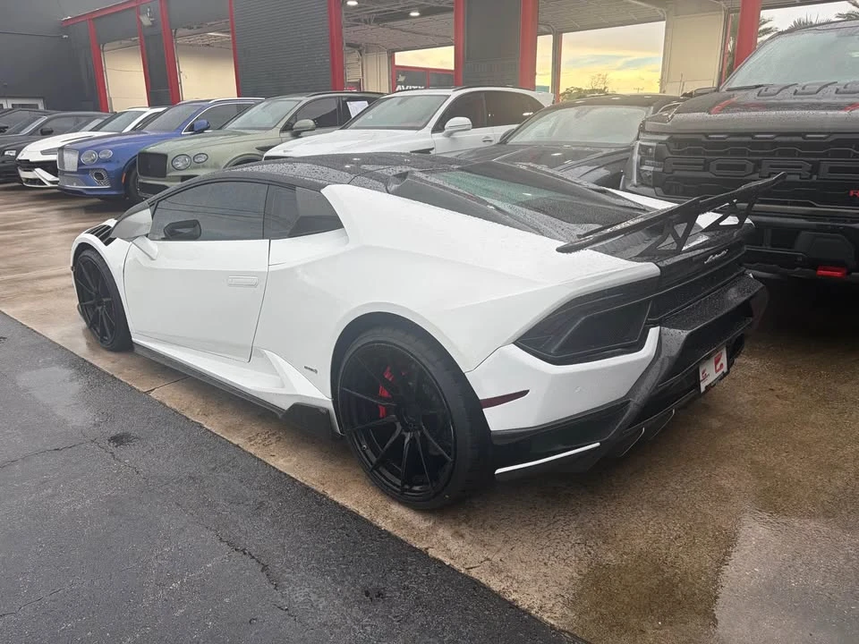 2015 Lamborghini Huracan LP610-4 - Image 2 of 5