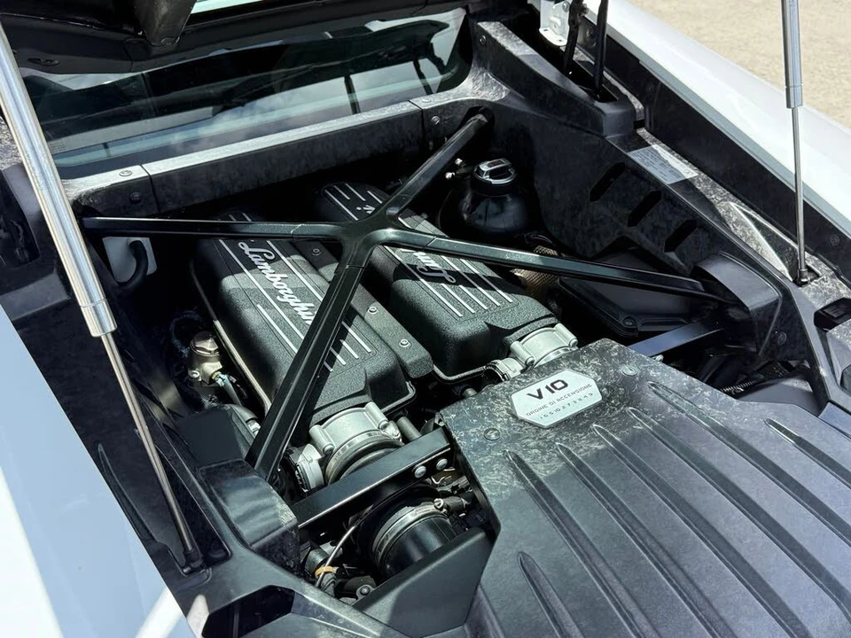 2015 Lamborghini Huracan LP610-4 - Image 28 of 31