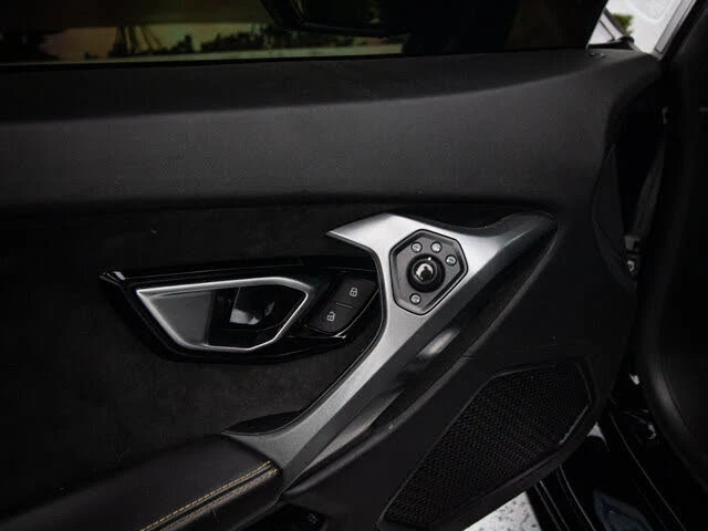 2015 Lamborghini Huracan LP610-4 - Image 15 of 31