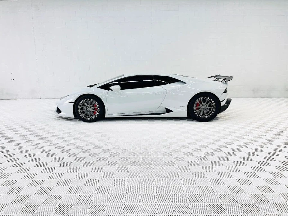 2015 Lamborghini Huracan LP610-4 - Image 2 of 31