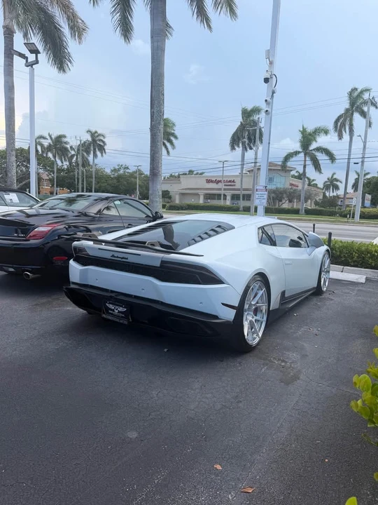 2015 Lamborghini Huracan LP610-4 - Image 3 of 12