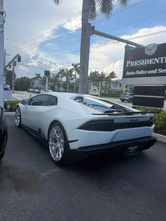 2015 Lamborghini Huracan LP610-4 - Image 2 of 12