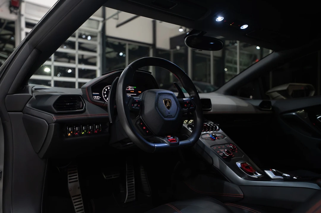 2015 Lamborghini Huracan LP610-4 - Image 12 of 31