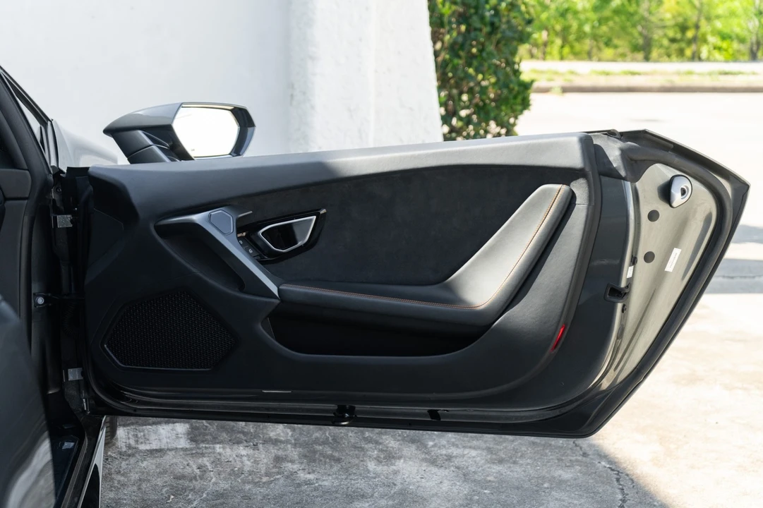 2015 Lamborghini Huracan LP610-4 - Image 30 of 31