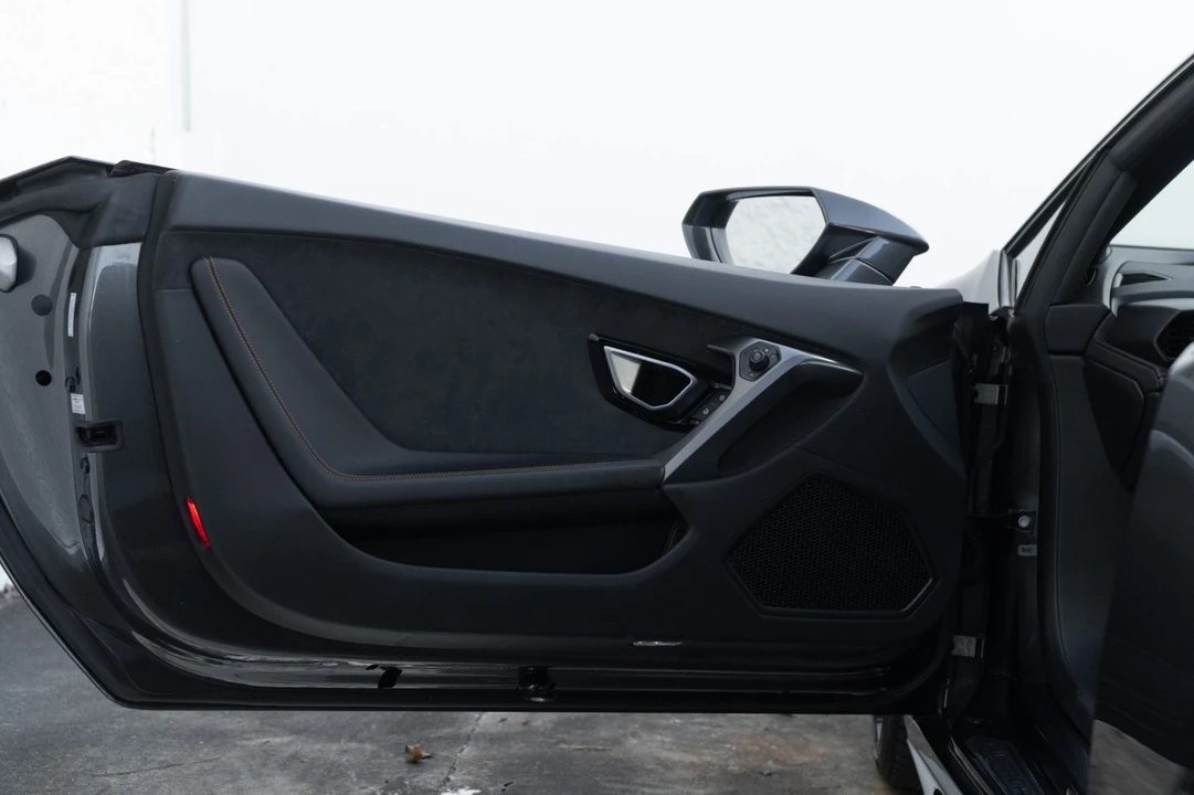 2015 Lamborghini Huracan LP610-4 - Image 29 of 31