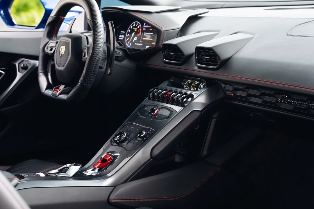 2015 Lamborghini Huracan LP610-4 - Image 8 of 31