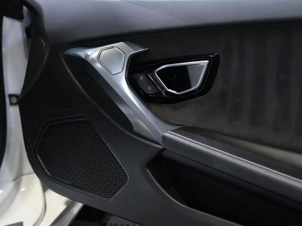 2015 Lamborghini Huracan LP610-4 - Image 24 of 31
