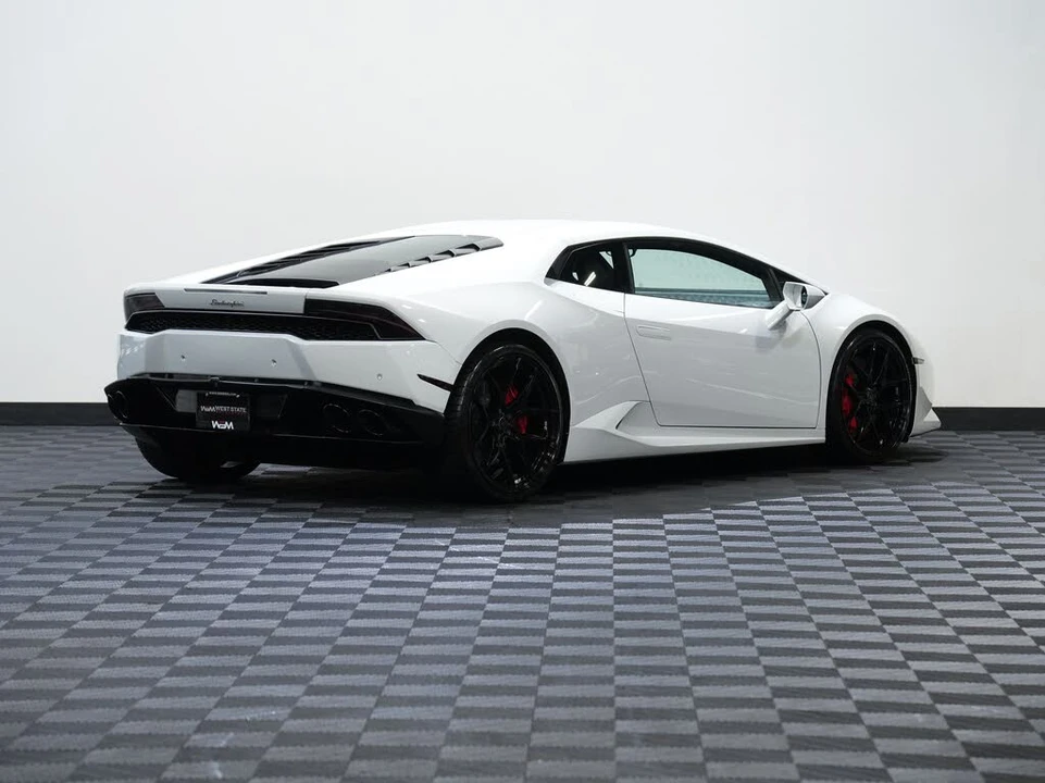 2015 Lamborghini Huracan LP610-4 - Image 6 of 31