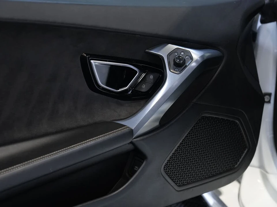 2015 Lamborghini Huracan LP610-4 - Image 22 of 31