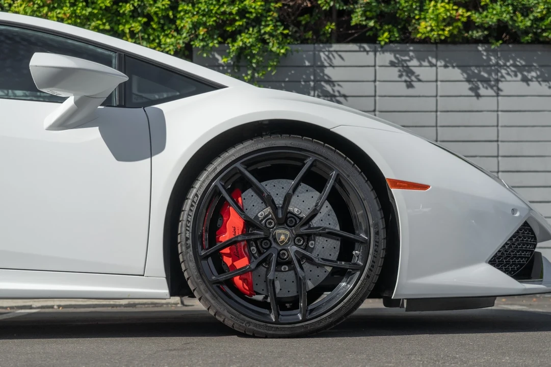 2015 Lamborghini Huracan LP610-4 - Image 11 of 12