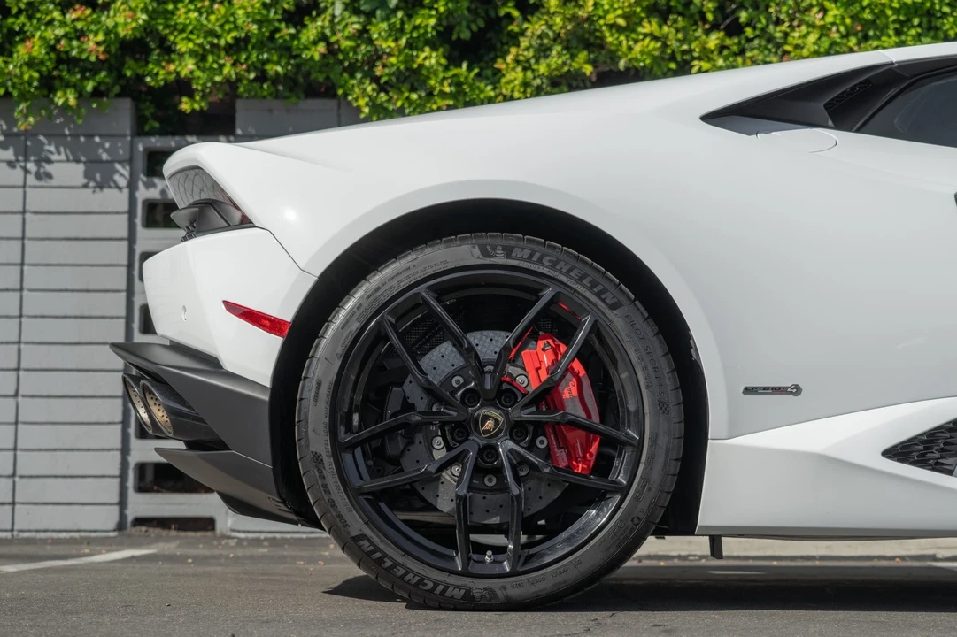 2015 Lamborghini Huracan LP610-4 - Image 10 of 12