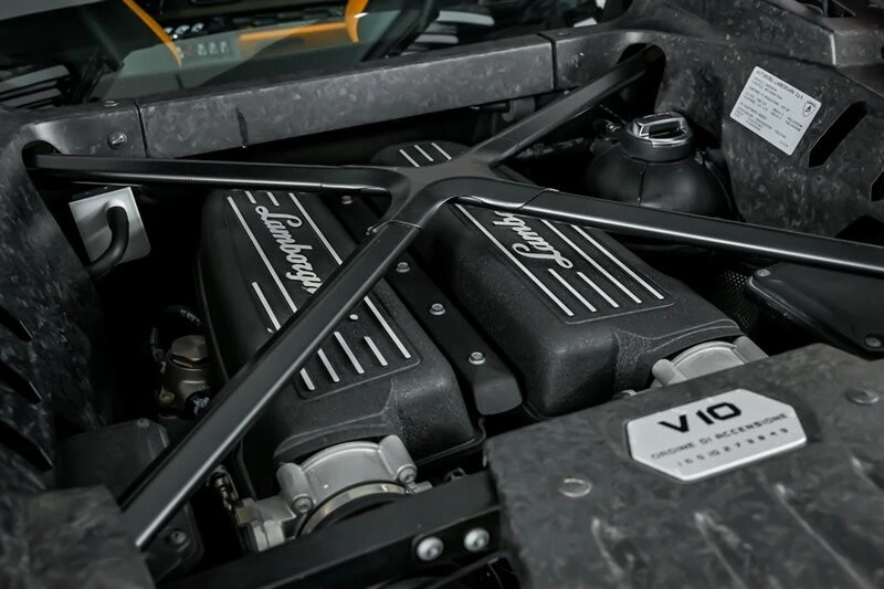2015 Lamborghini Huracan LP610-4 - Image 16 of 21
