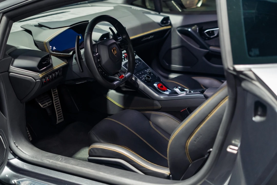 2015 Lamborghini Huracan LP610-4 - Image 2 of 31