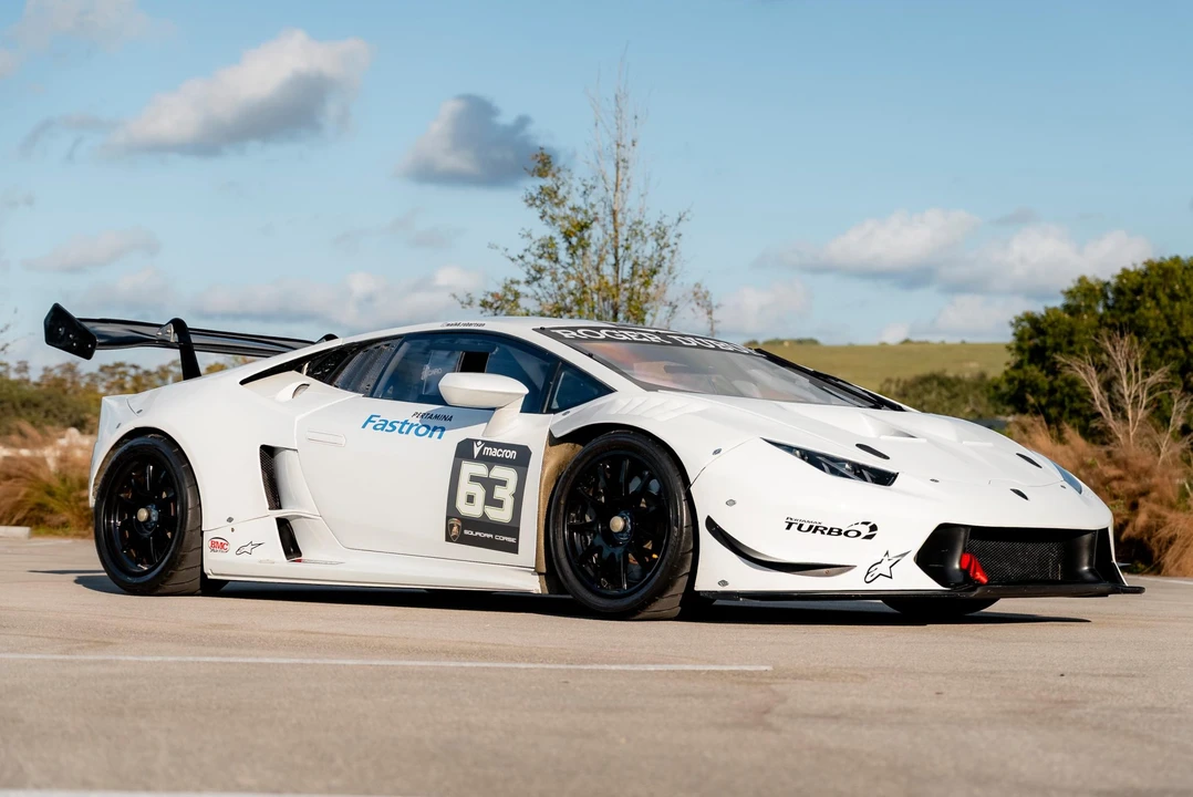 2015 Lamborghini Huracan LP610-4 - Image 2 of 31