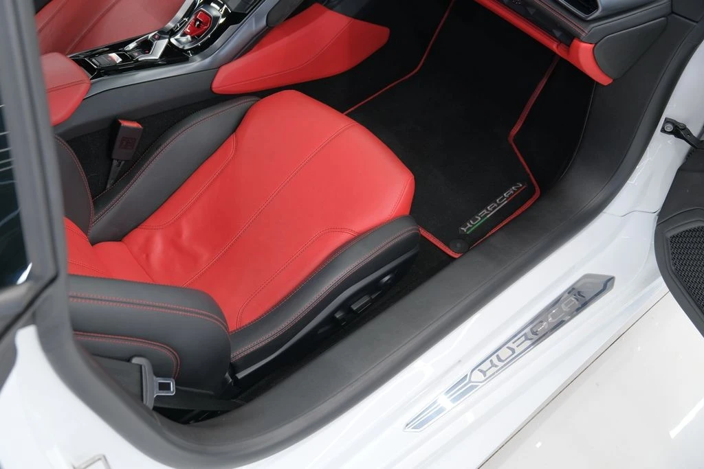 2015 Lamborghini Huracan - Image 24 of 31