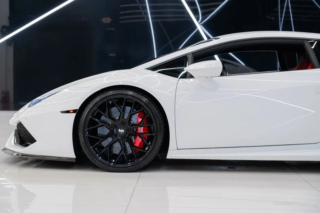 2015 Lamborghini Huracan - Image 7 of 31