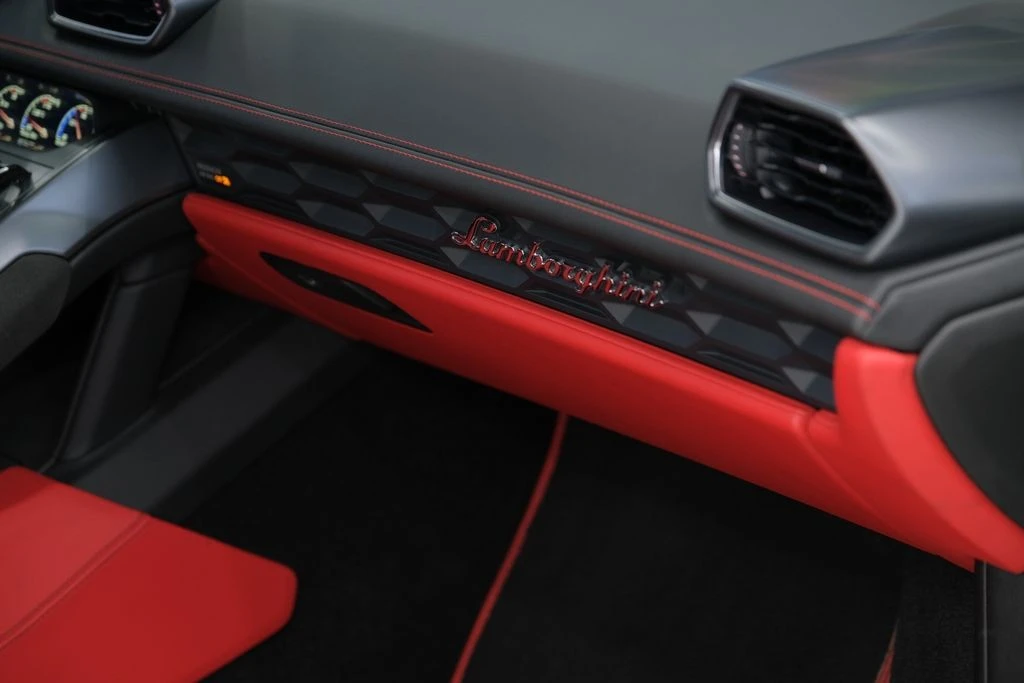 2015 Lamborghini Huracan - Image 28 of 31