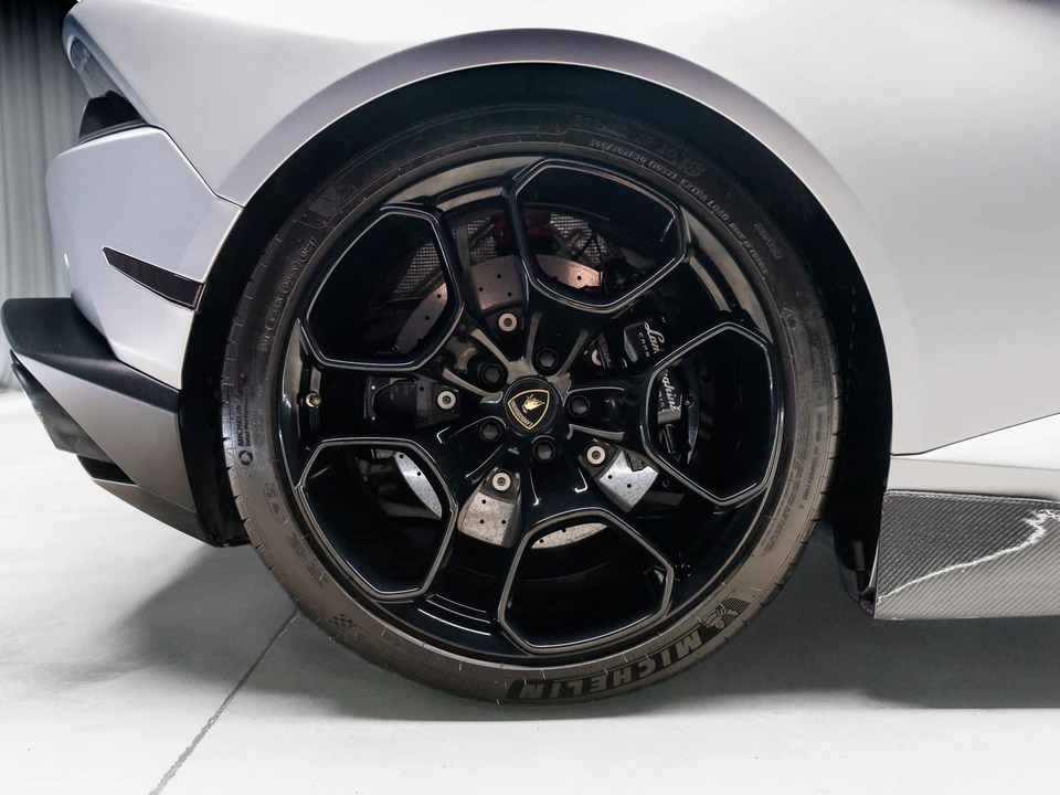 2015 Lamborghini Huracan LP610-4 - Image 7 of 31