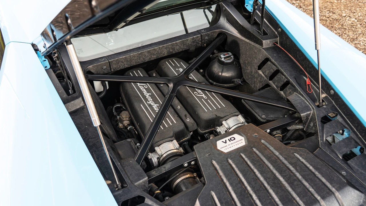 2015 Lamborghini Huracan LP610-4 - Image 8 of 19