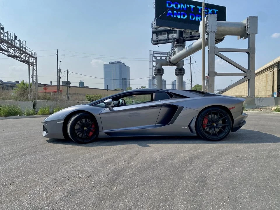 2015 Lamborghini Aventador LP700-4 - Image 6 of 9