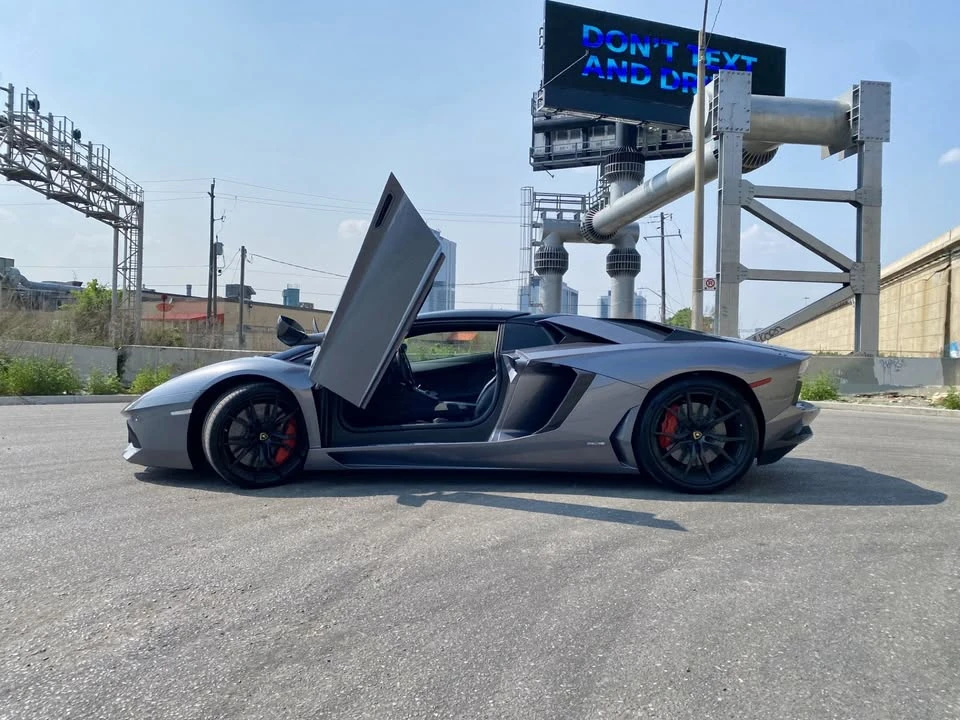 2015 Lamborghini Aventador LP700-4 - Image 9 of 9