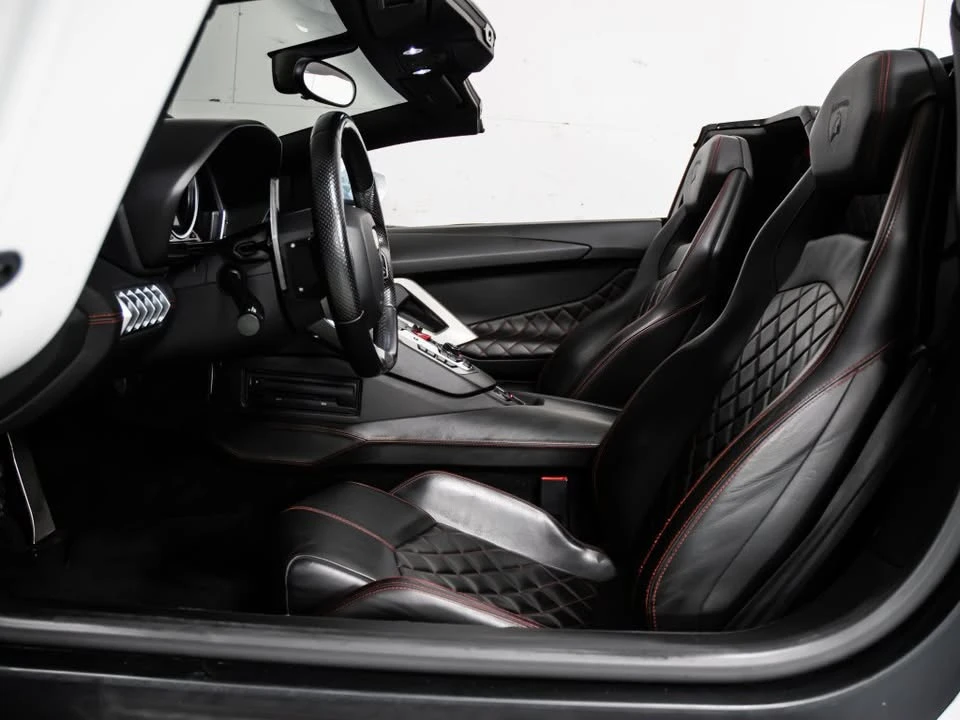 2015 Lamborghini Aventador LP700-4 - Image 8 of 15