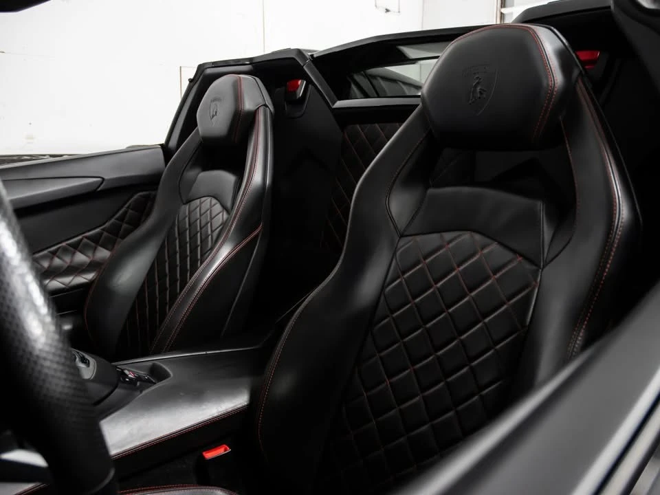 2015 Lamborghini Aventador LP700-4 - Image 10 of 15