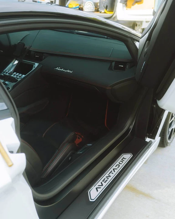 2015 Lamborghini Aventador LP700-4 - Image 5 of 7