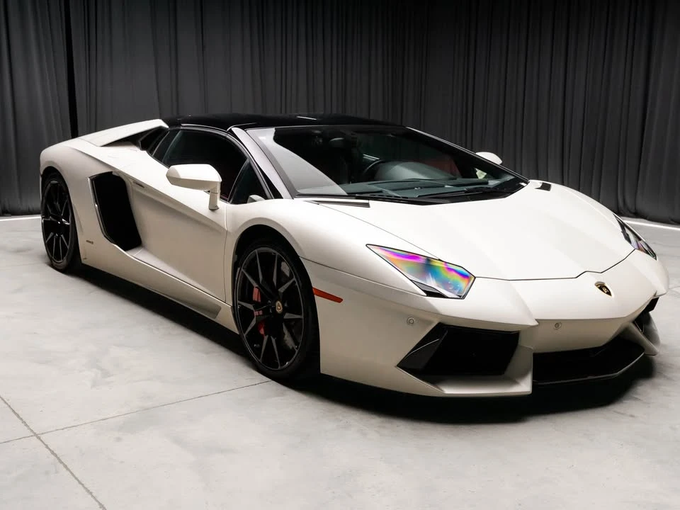 2015 Lamborghini Aventador LP700-4 - Image 10 of 16