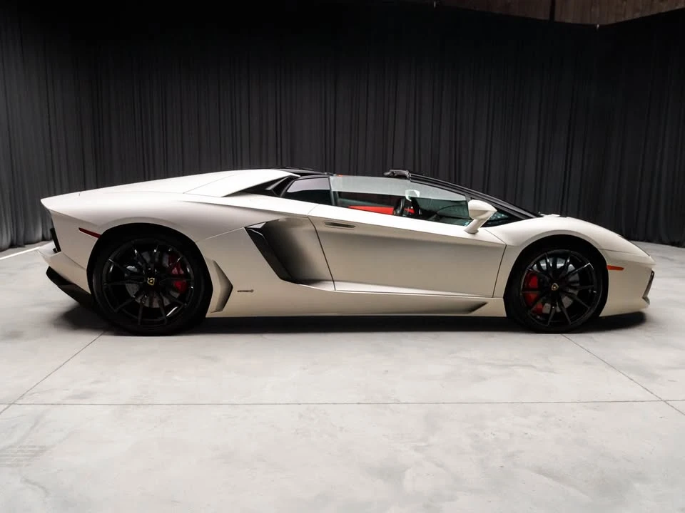 2015 Lamborghini Aventador LP700-4 - Image 5 of 16
