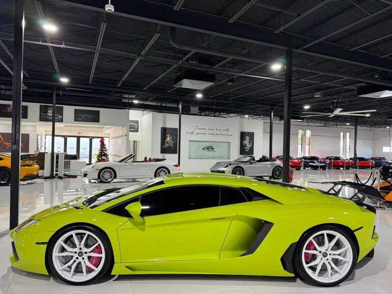 2015 Lamborghini Aventador LP700-4 - Image 4 of 15