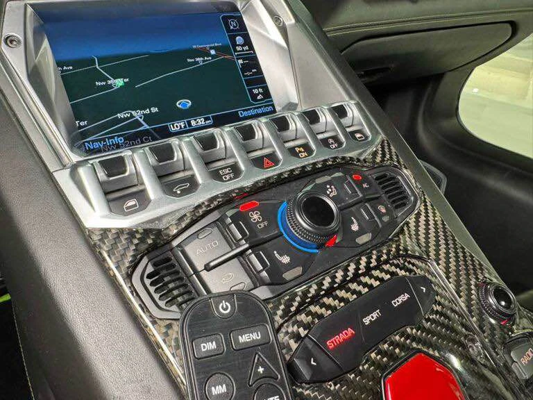 2015 Lamborghini Aventador LP700-4 - Image 9 of 15