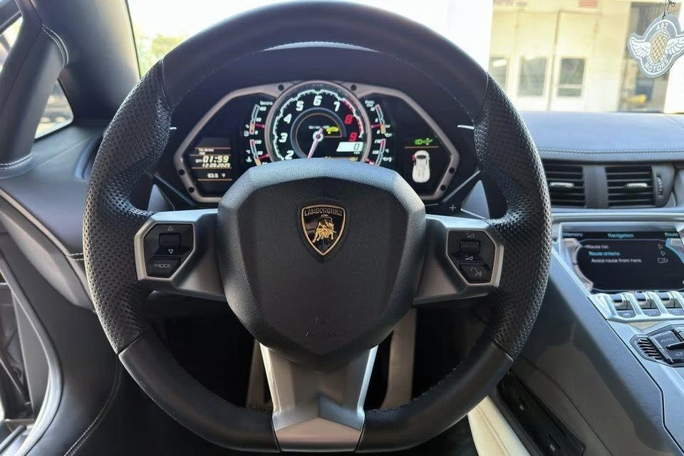 2015 Lamborghini - Image 11 of 19