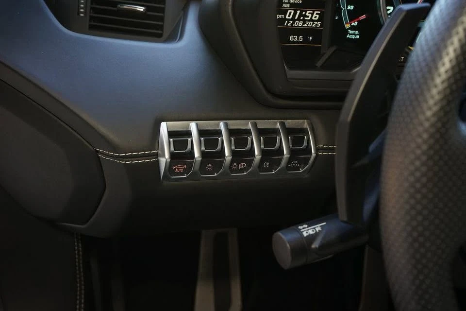 2015 Lamborghini - Image 15 of 19