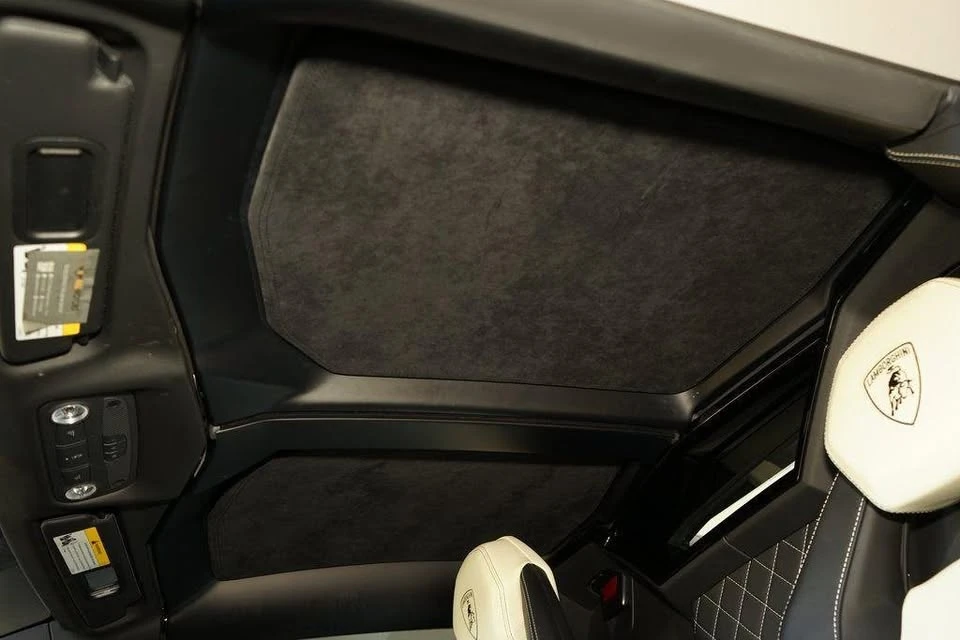 2015 Lamborghini - Image 16 of 19