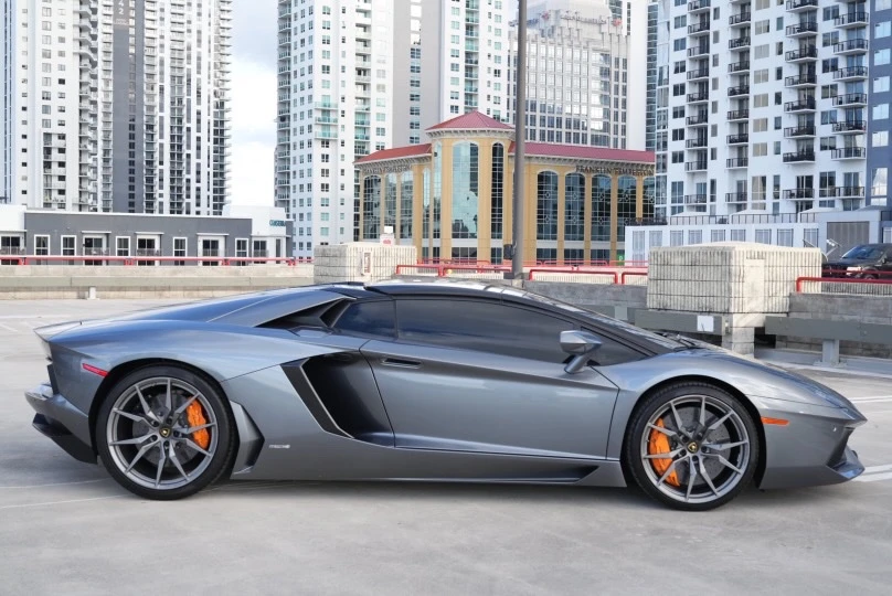 2015 Lamborghini Aventador LP700-4 - Image 17 of 20