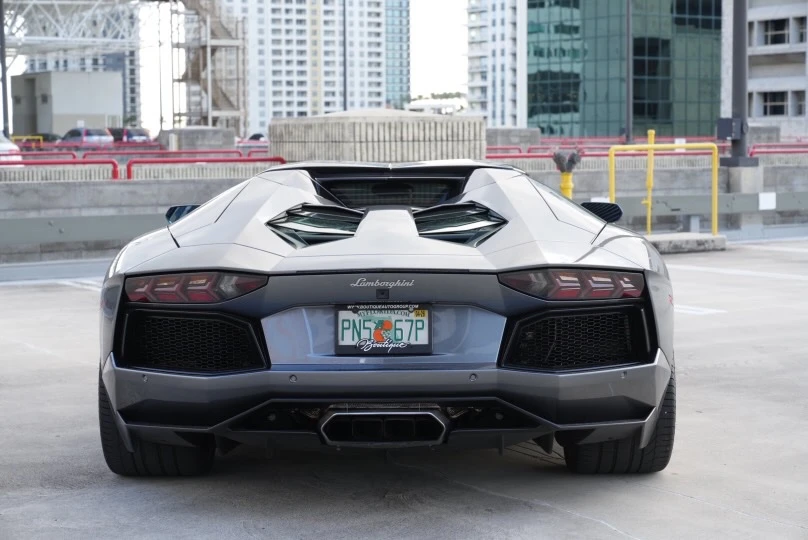 2015 Lamborghini Aventador LP700-4 - Image 14 of 20